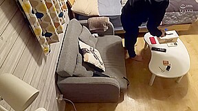 寝ているおさんにこっそり挿入セックス開始