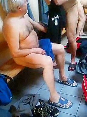sexy papi mentre si spogliano