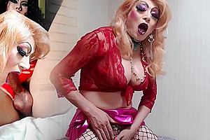 shemale slut whore niclo veronica sucking
