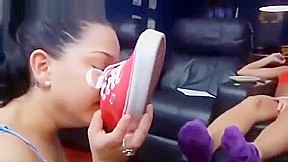 sniffing foot