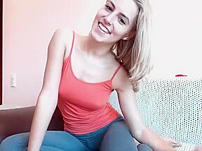stunning blonde sweet Camgirl Sassyhelen 2014 3