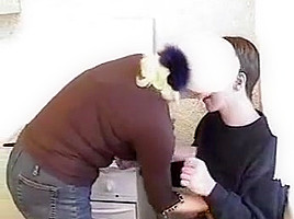 teen 18+ Boy von der Nachbarin entsaftet